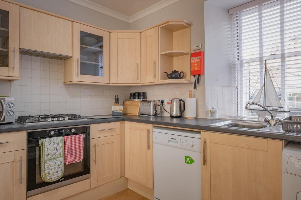 Stonehaven Ground Floor Home With A Spectacular Harbour View. Bagian luar foto