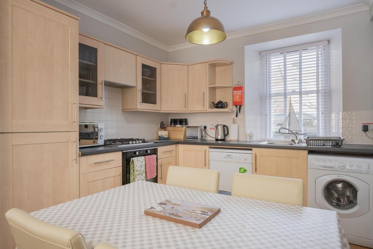 Stonehaven Ground Floor Home With A Spectacular Harbour View. Bagian luar foto